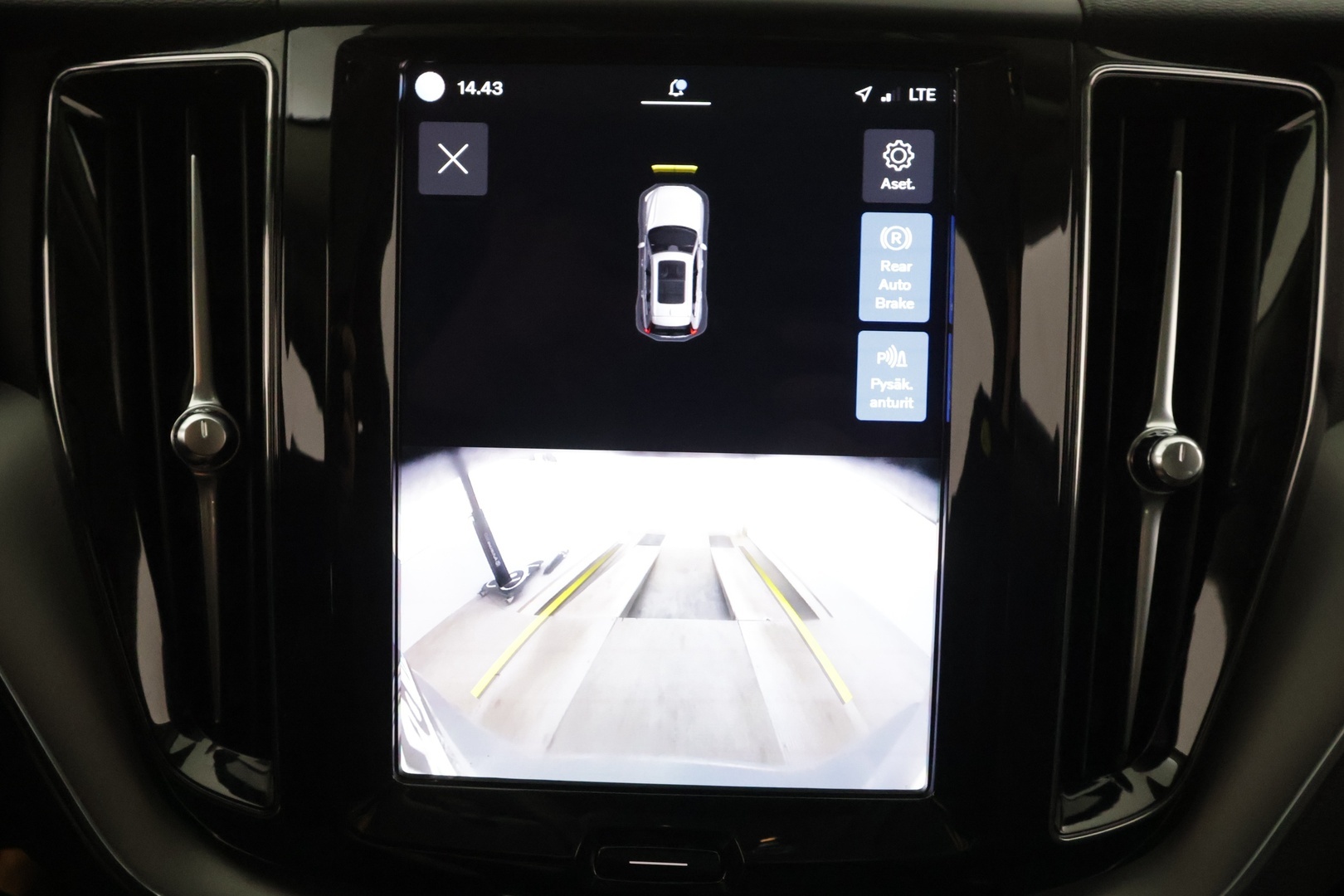 VOLVO XC60 2024