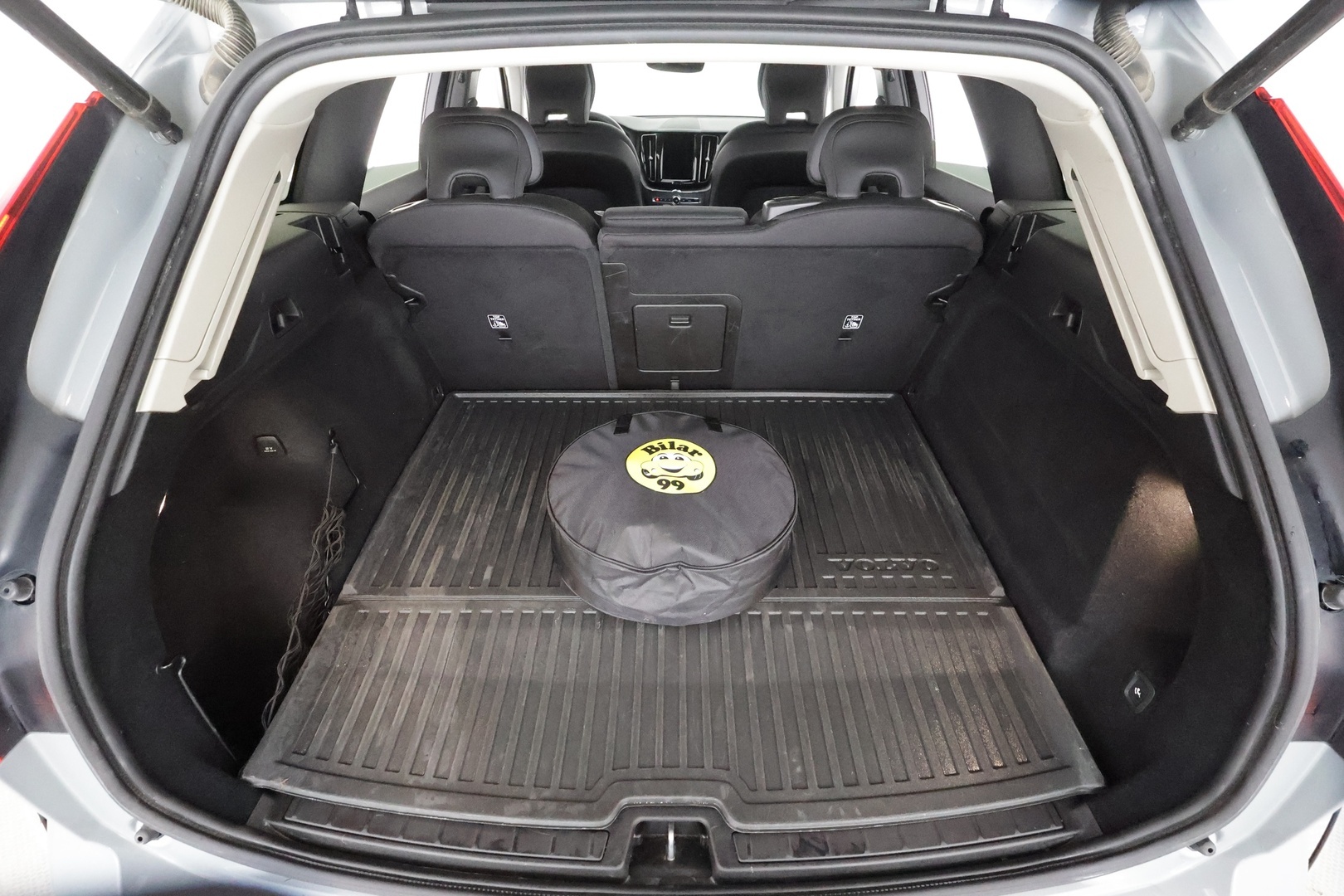 VOLVO XC60 2024