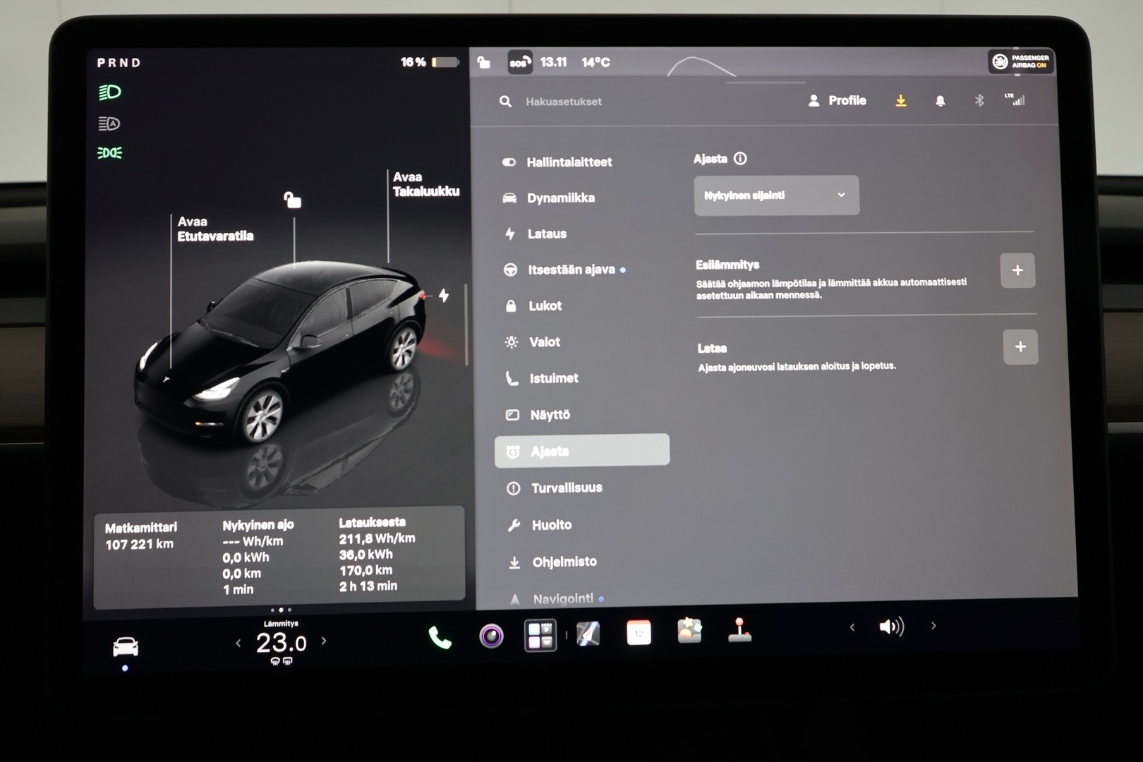 TESLA Model Y 2024