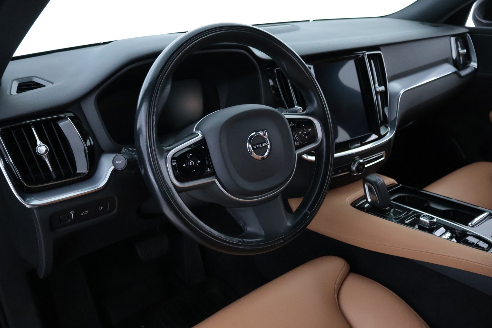 VOLVO V60 2020