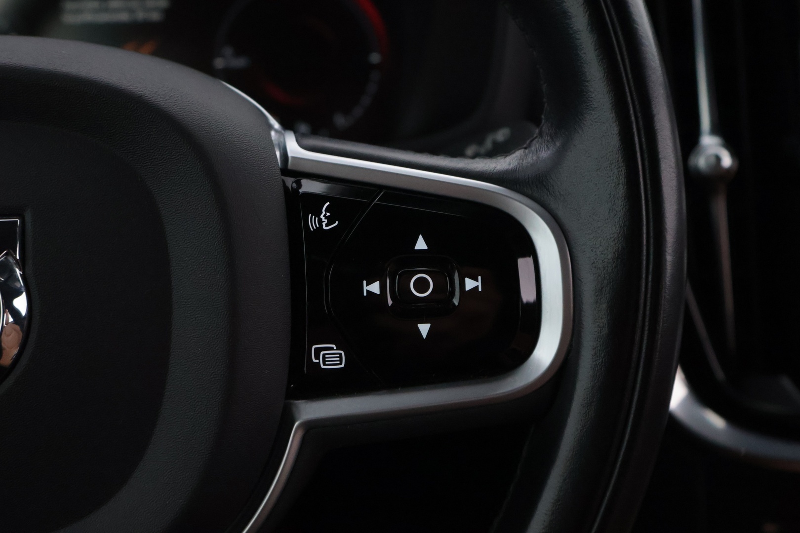 VOLVO V60 2020
