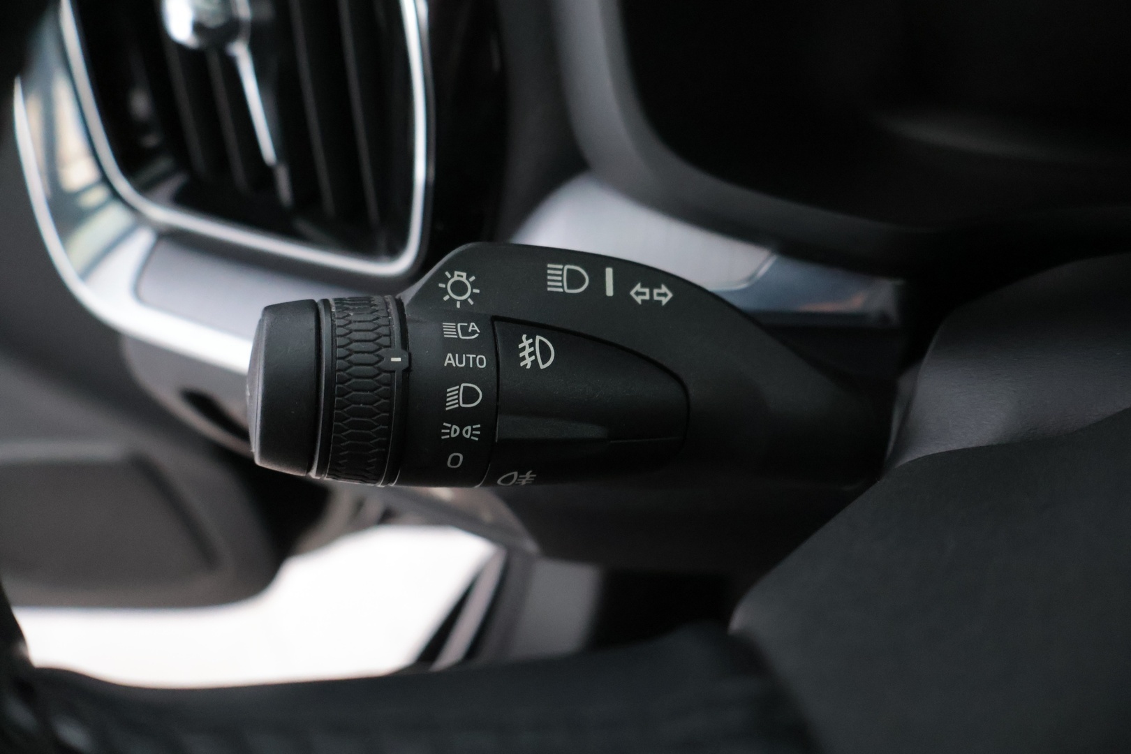 VOLVO V60 2020