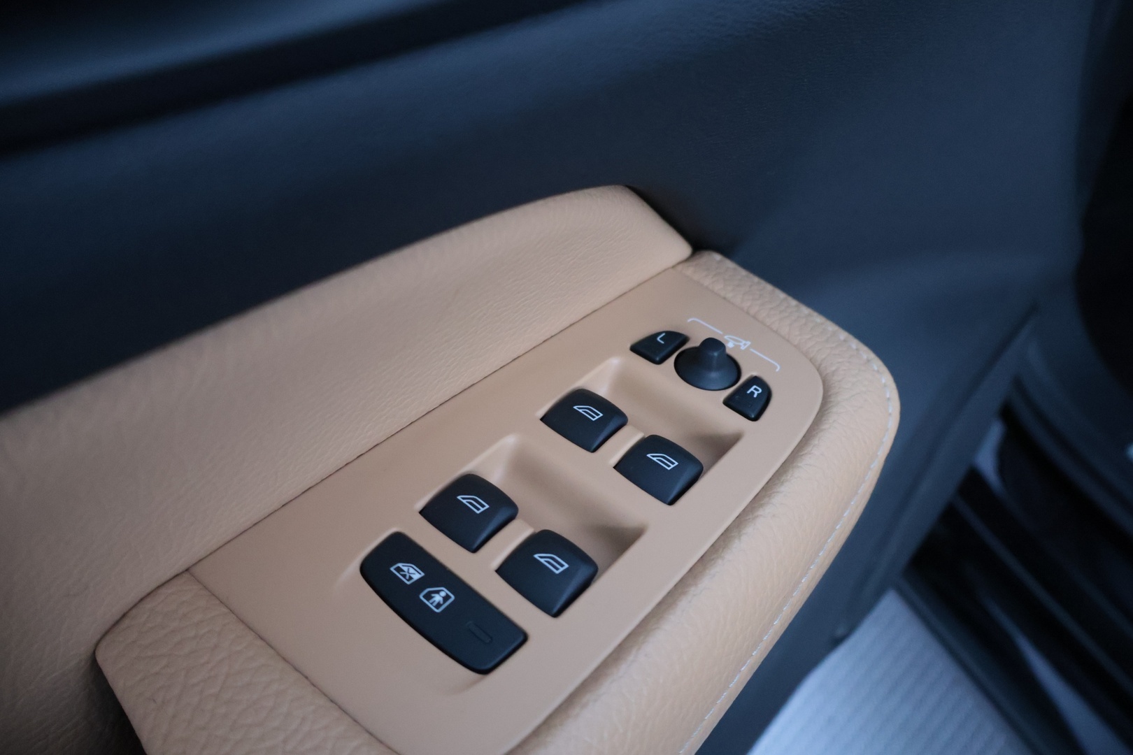 VOLVO V60 2020