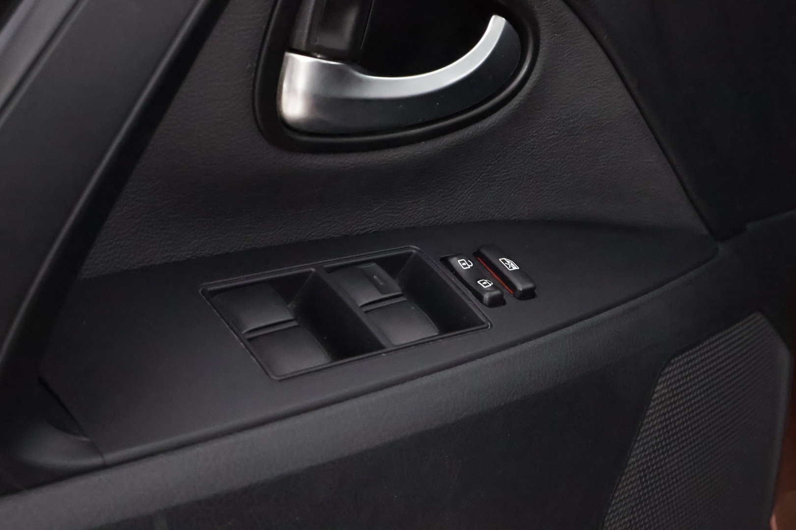 TOYOTA Avensis 2016