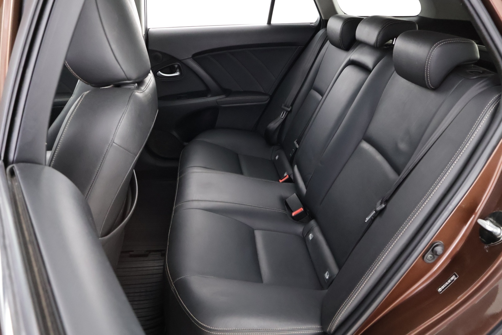 TOYOTA Avensis 2016