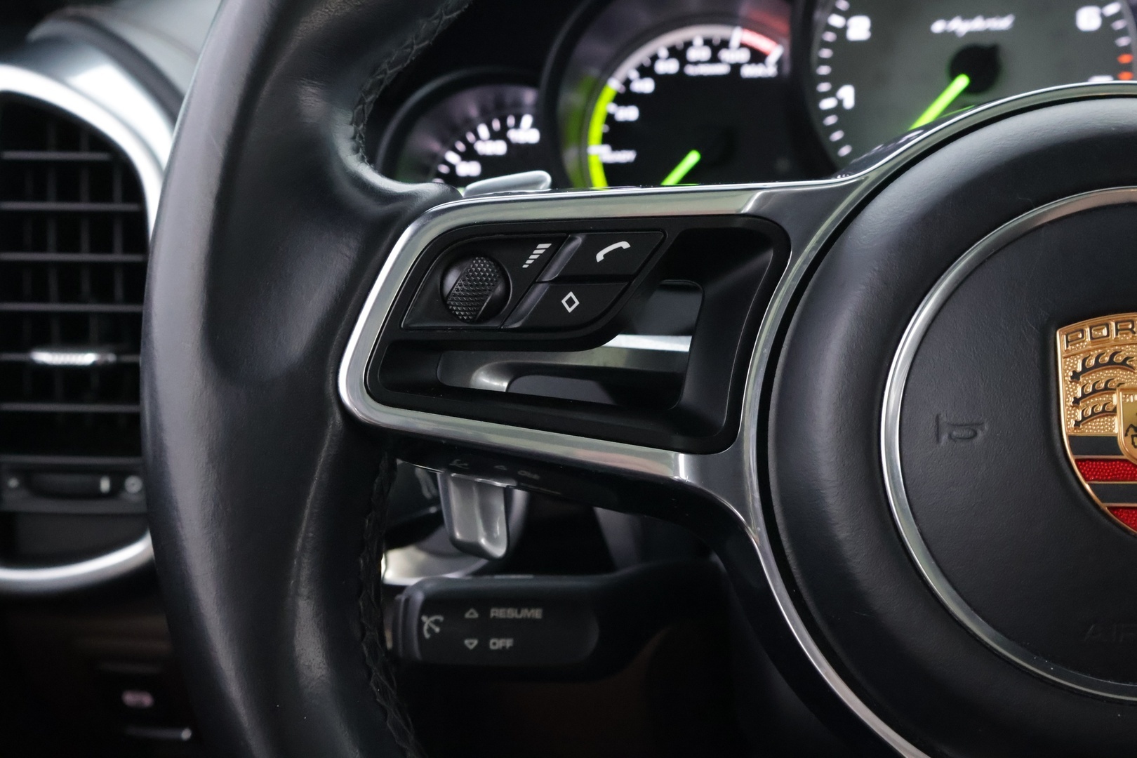 PORSCHE Cayenne 2015