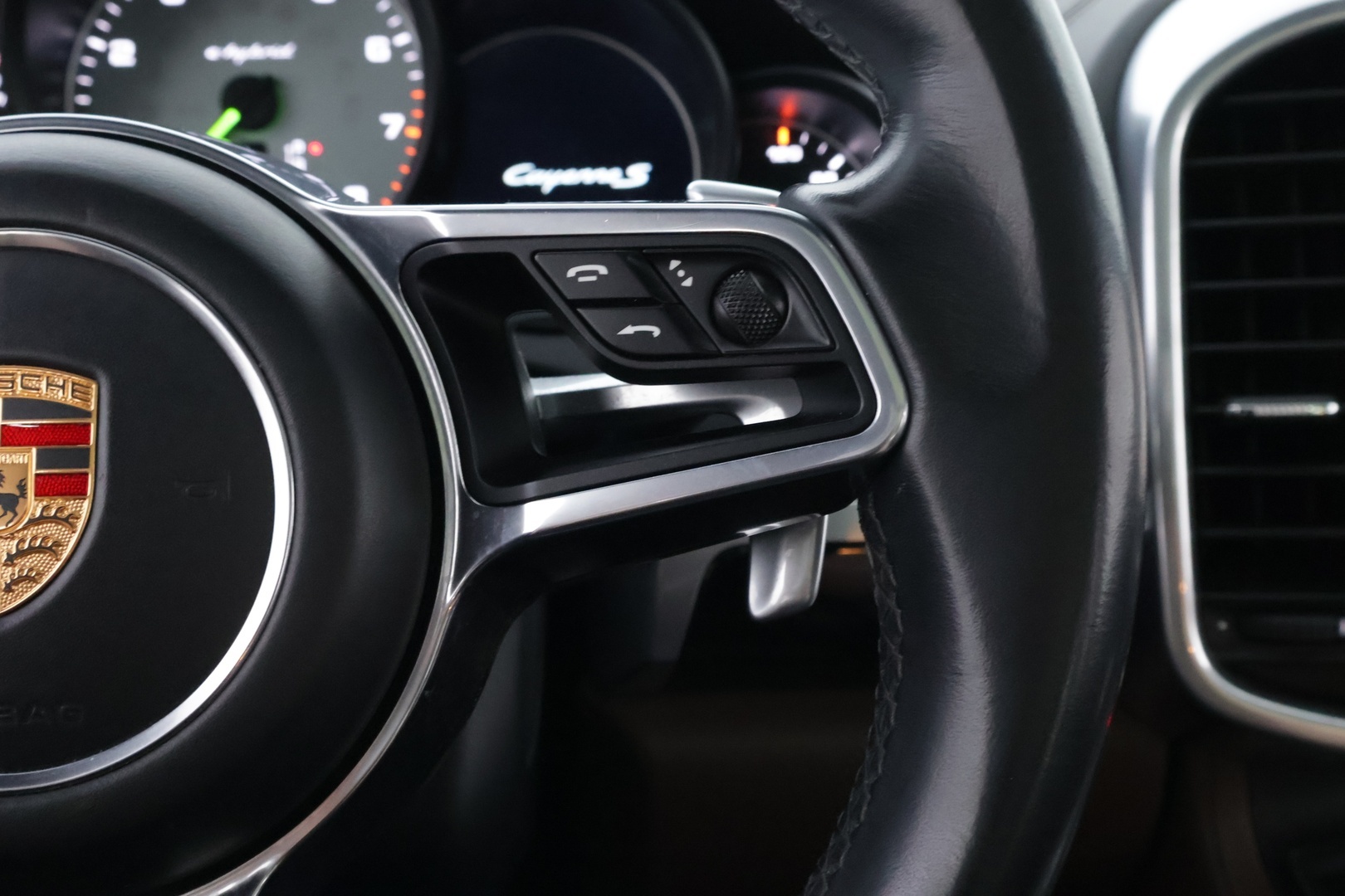 PORSCHE Cayenne 2015