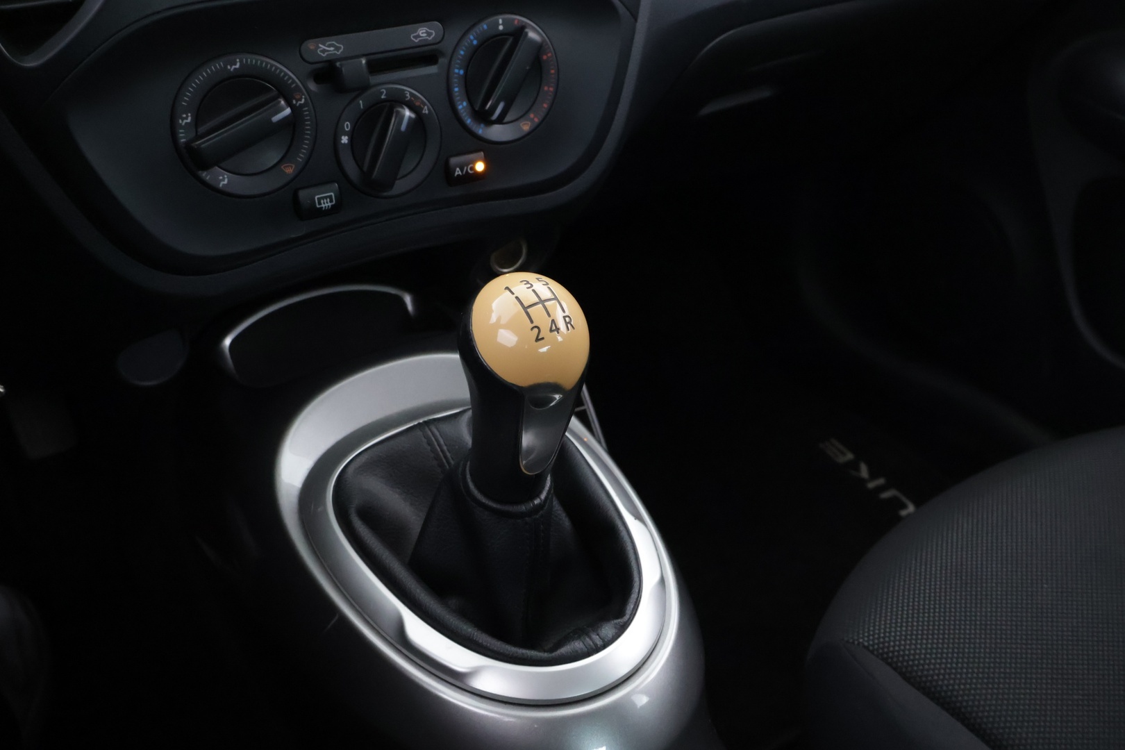 NISSAN Juke 2011