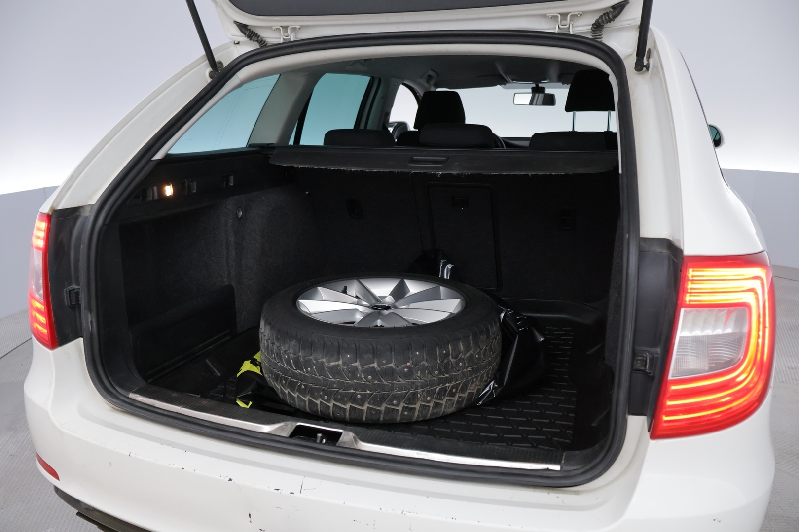 SKODA Superb 2014