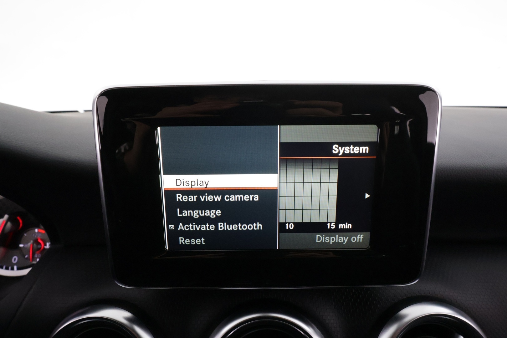 MERCEDES-BENZ A 2015