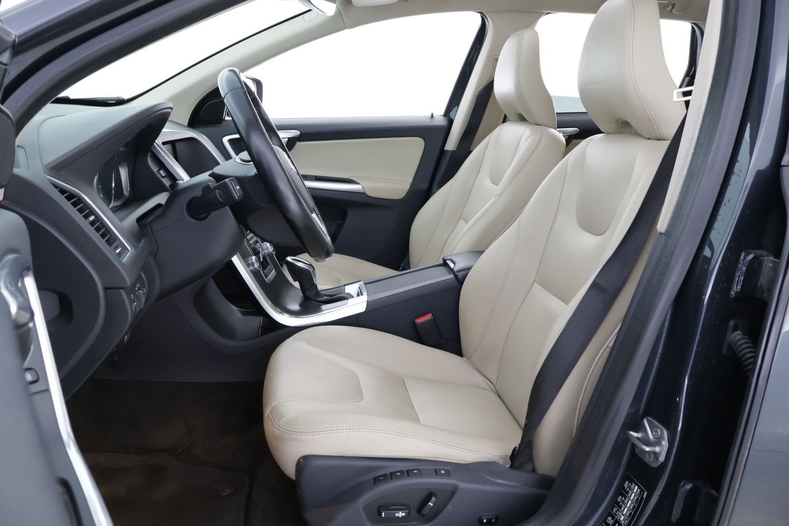 VOLVO XC60 2016