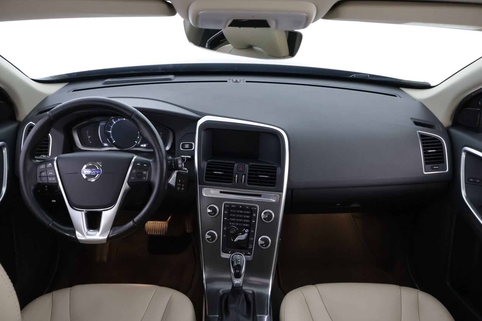 VOLVO XC60 2016