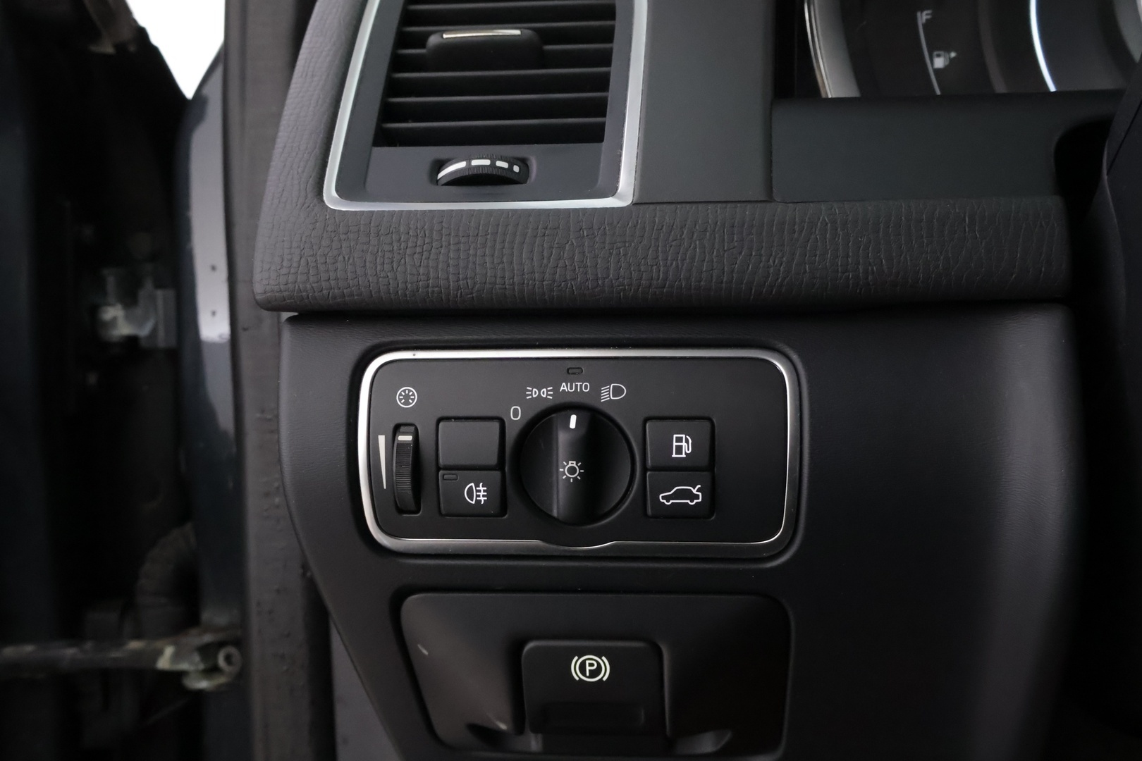 VOLVO XC60 2016