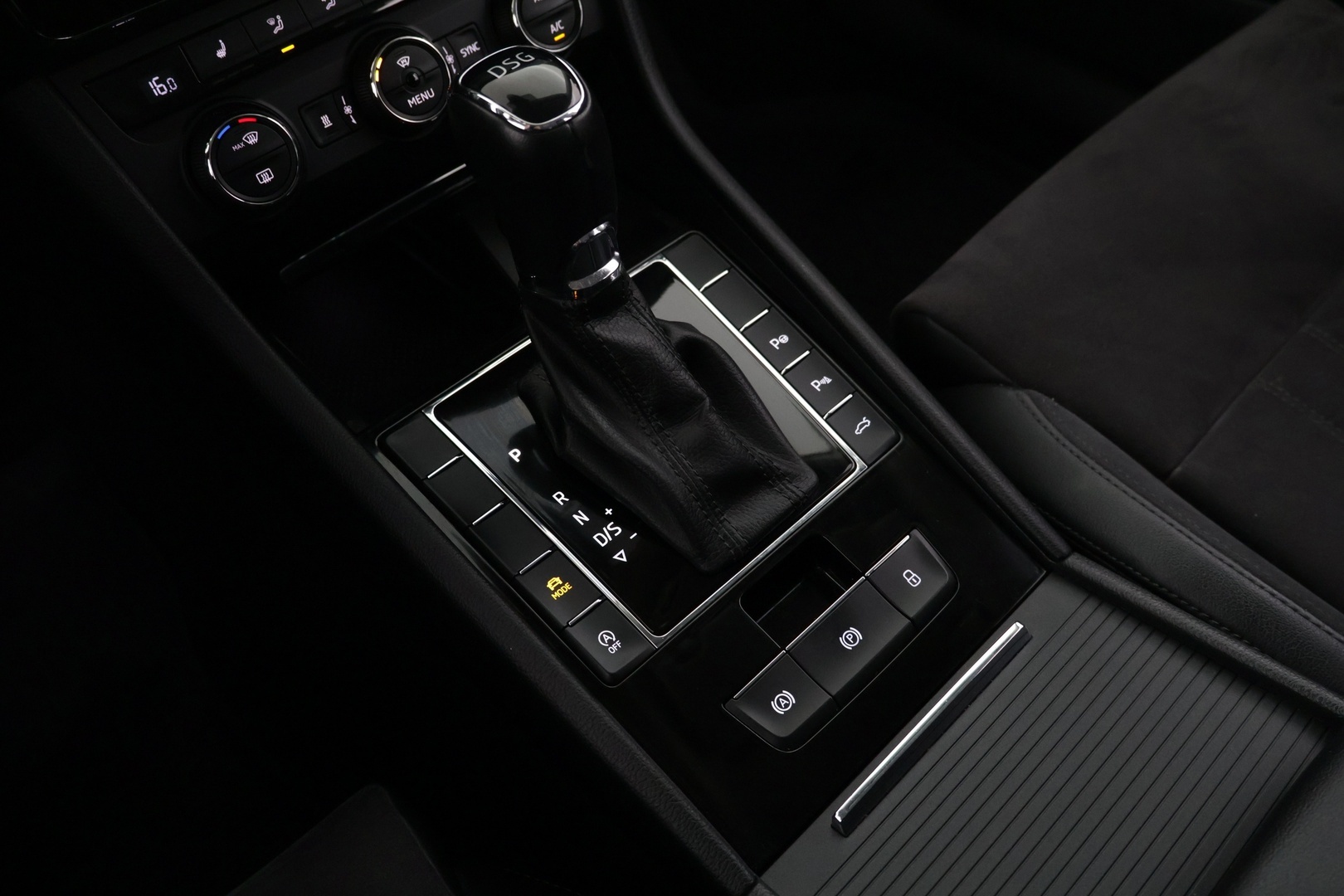 SKODA Superb 2016