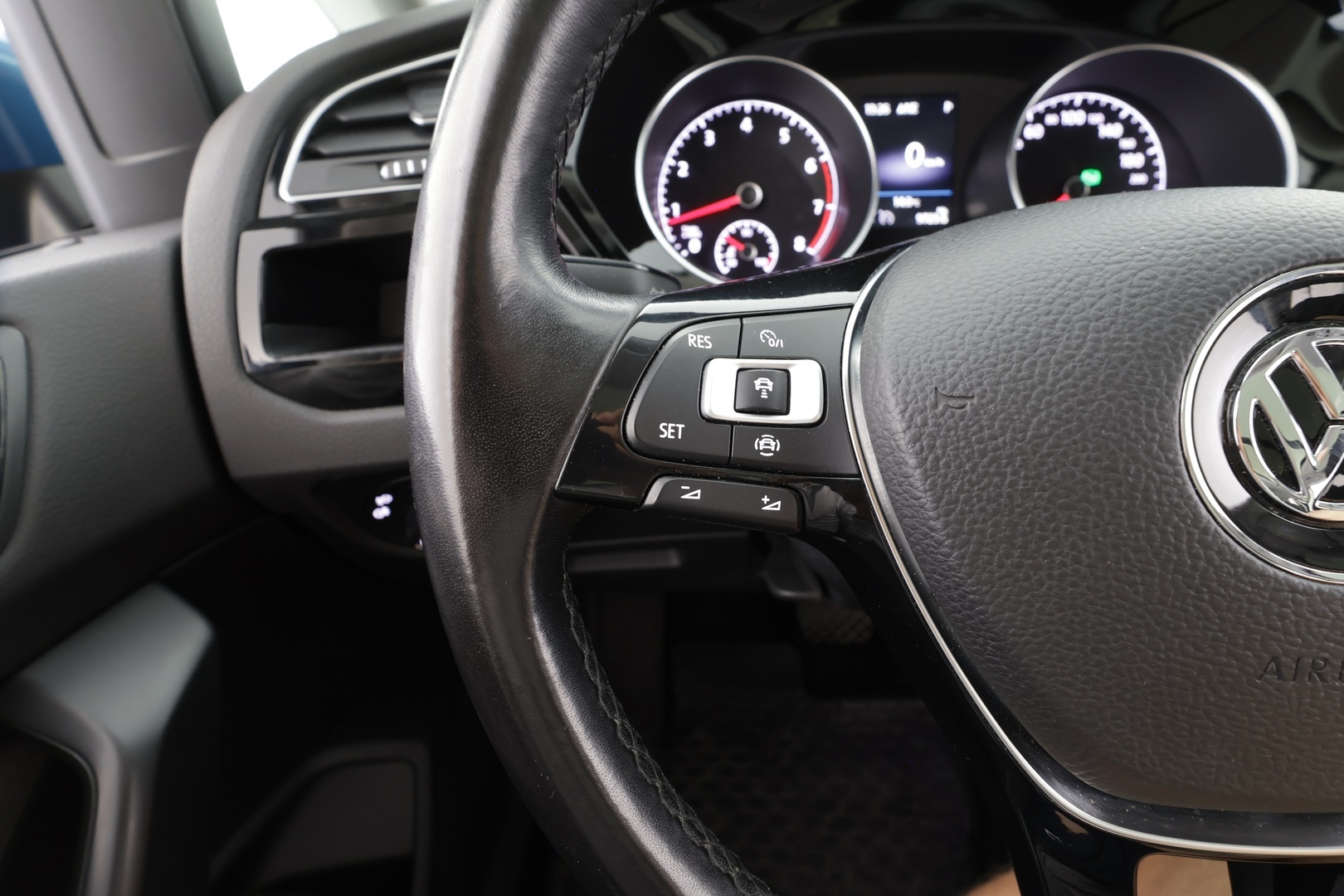 VOLKSWAGEN Touran 2019