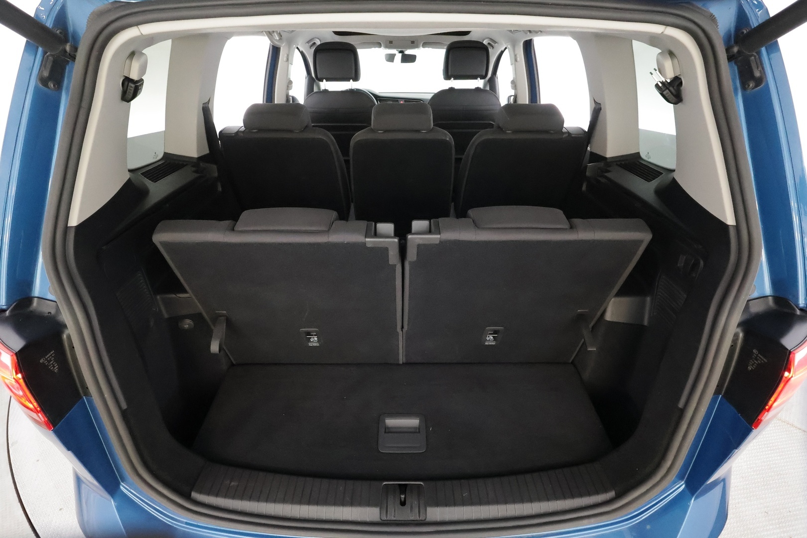 VOLKSWAGEN Touran 2019