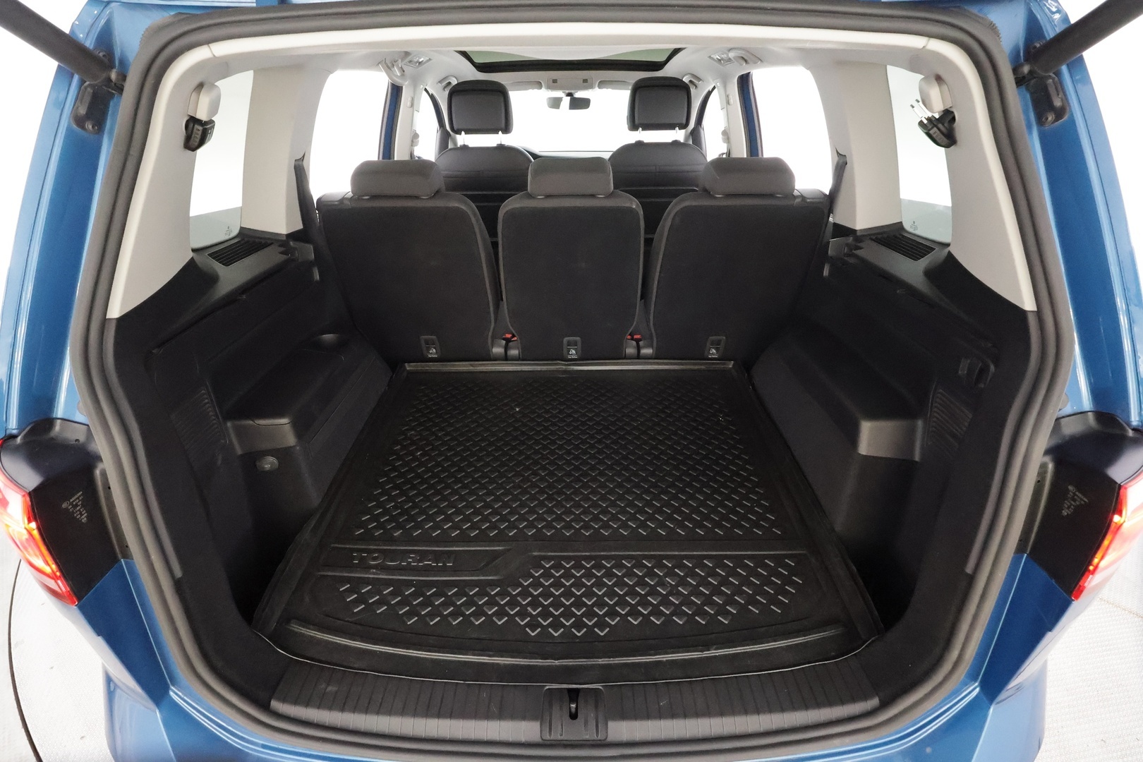 VOLKSWAGEN Touran 2019