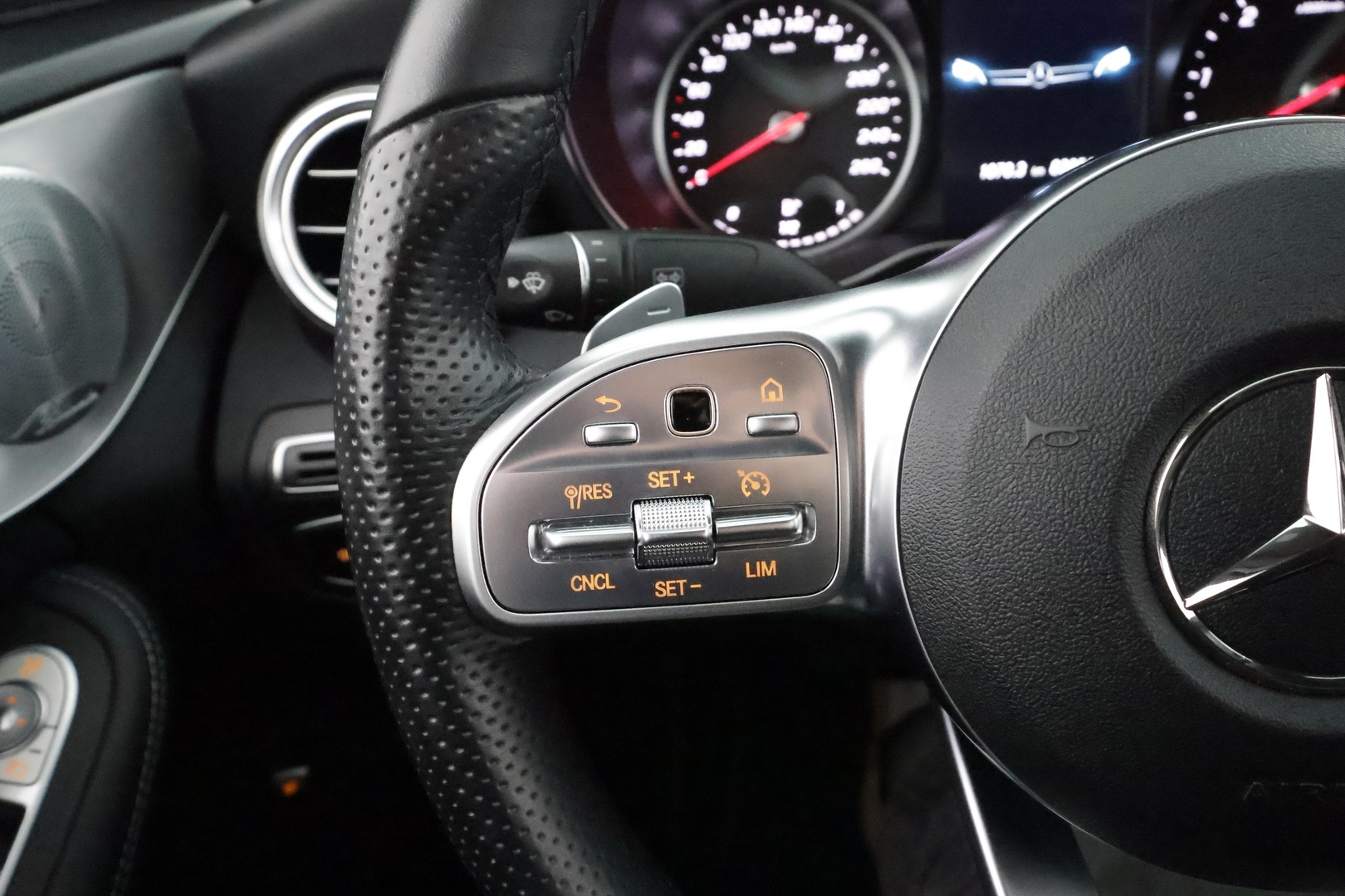 MERCEDES-BENZ C 2020