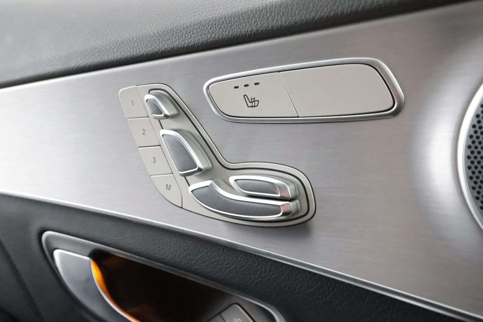 MERCEDES-BENZ C 2020