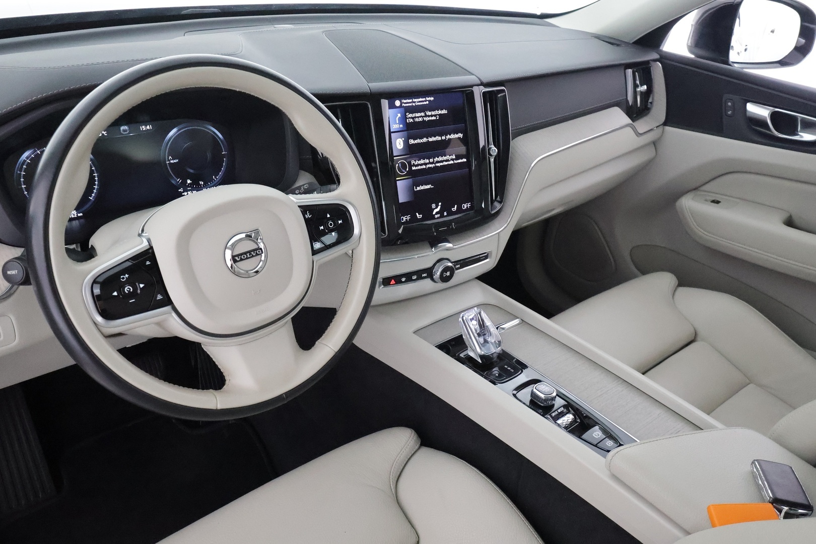 VOLVO XC60 2021