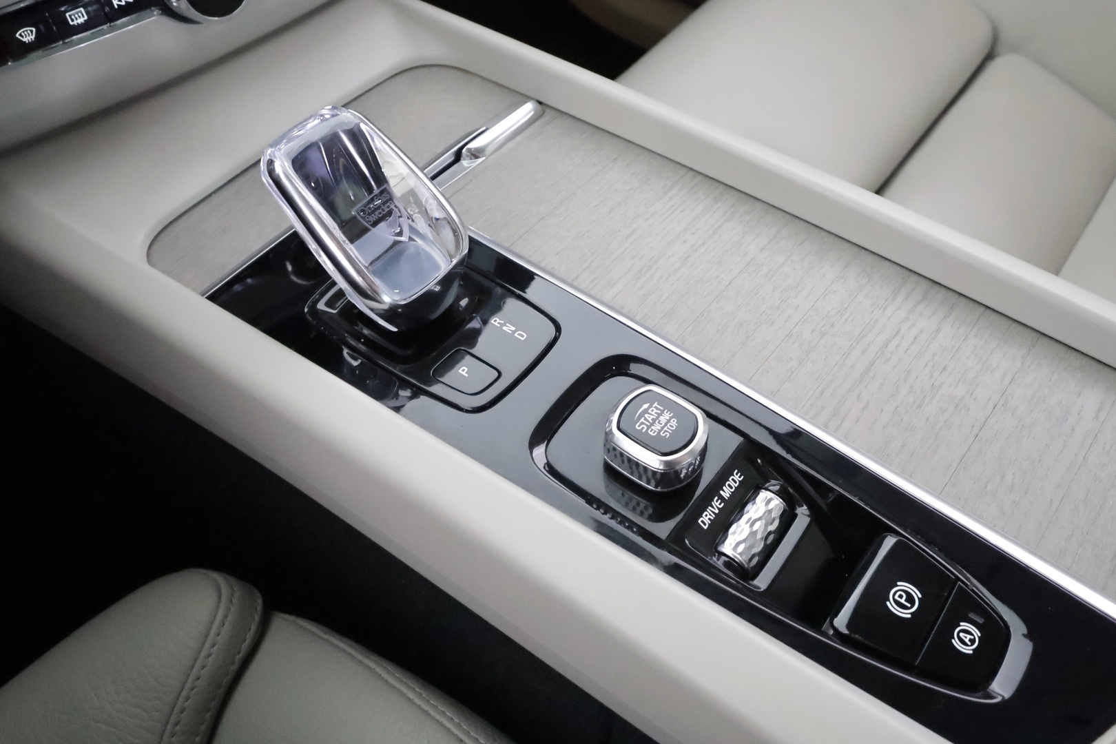 VOLVO XC60 2021