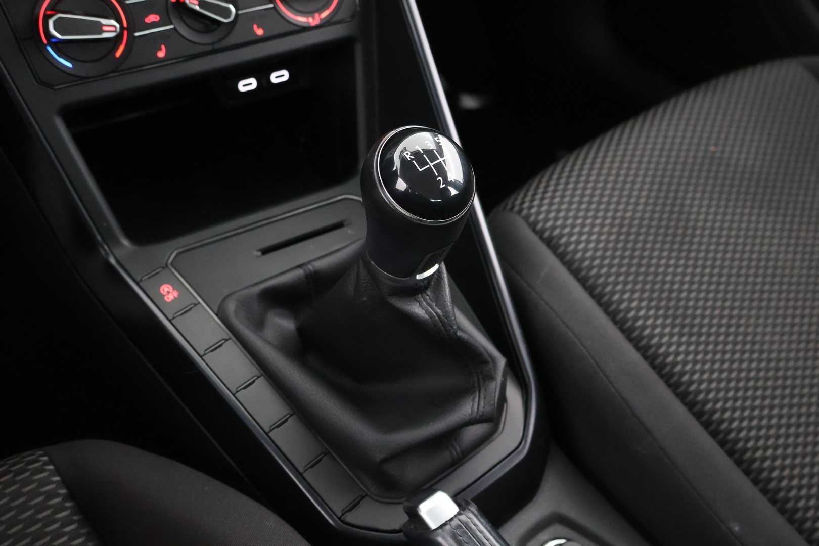 VOLKSWAGEN Polo 2020