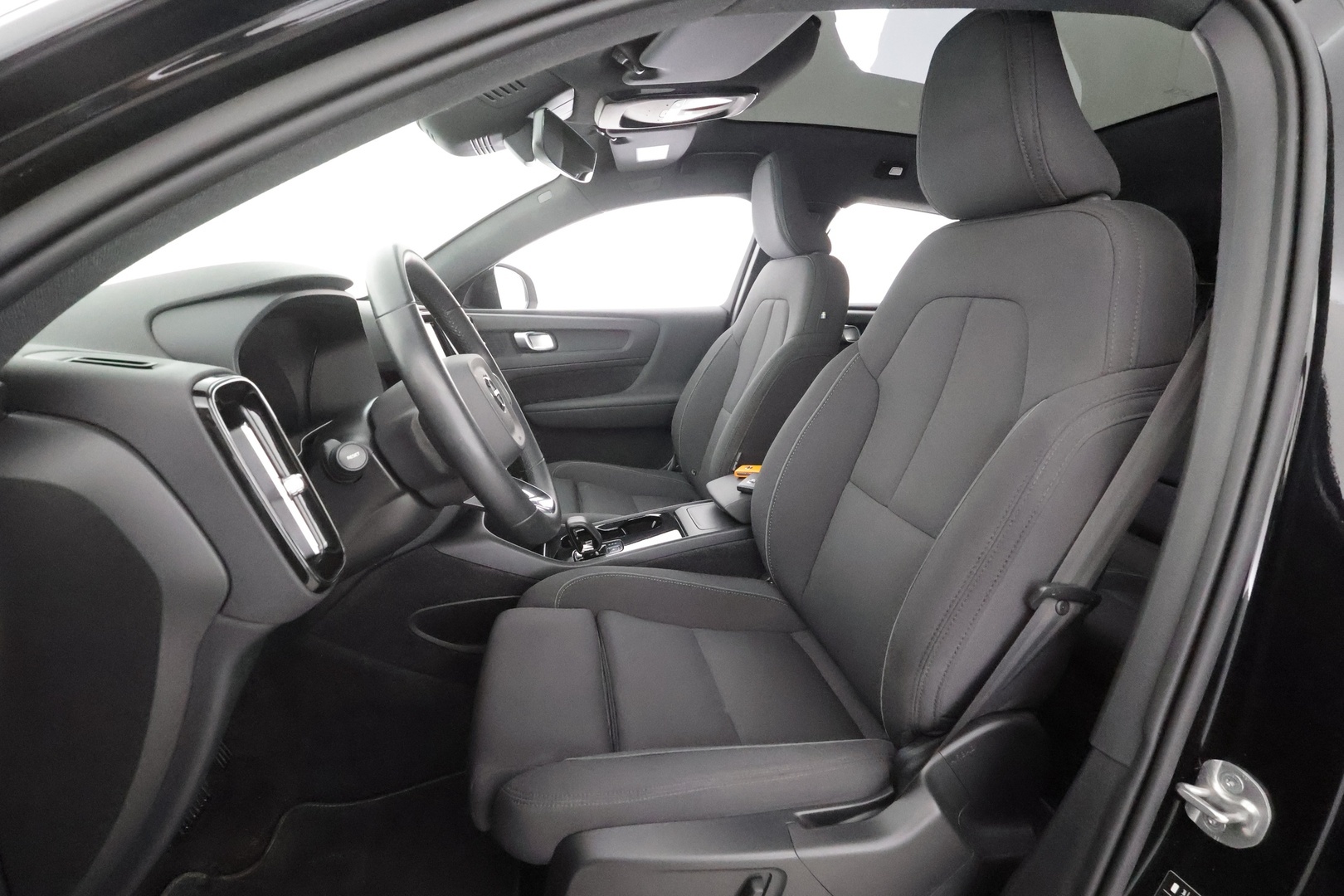 VOLVO C40 2023