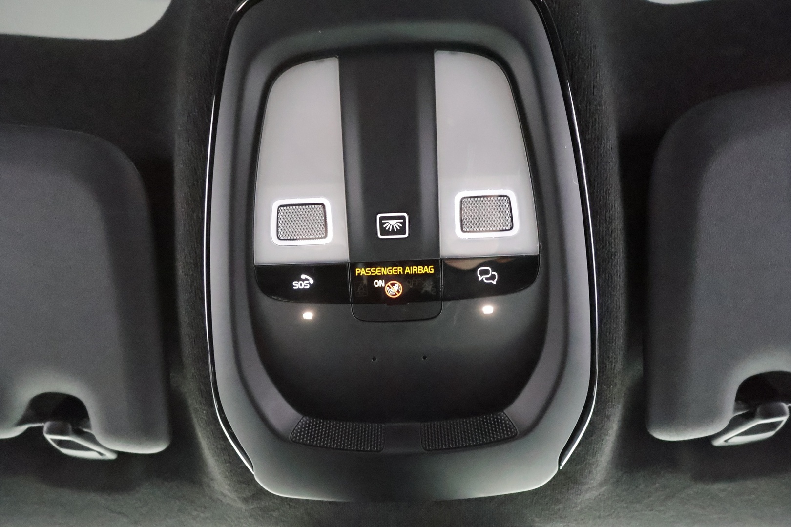 VOLVO C40 2023