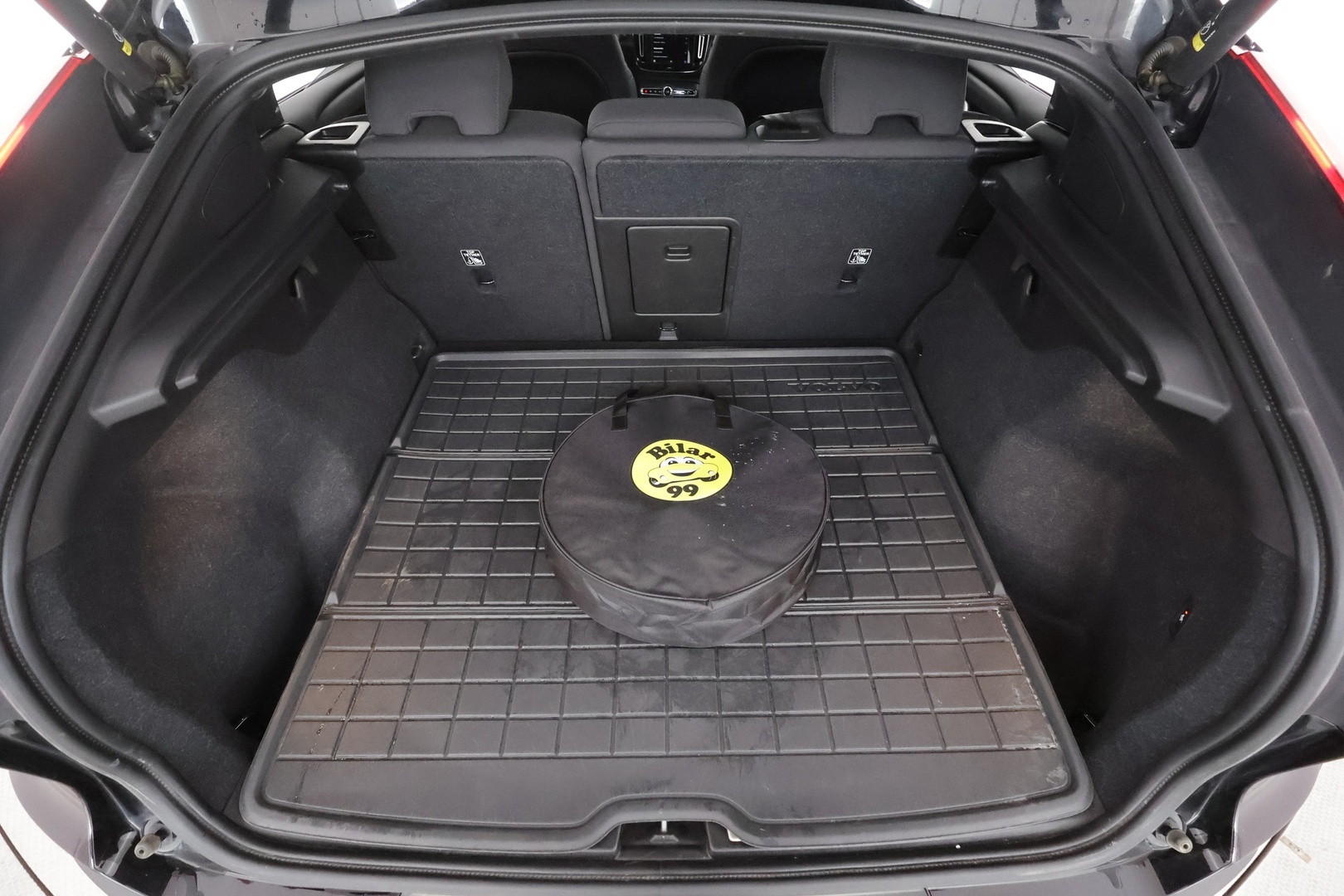 VOLVO C40 2023
