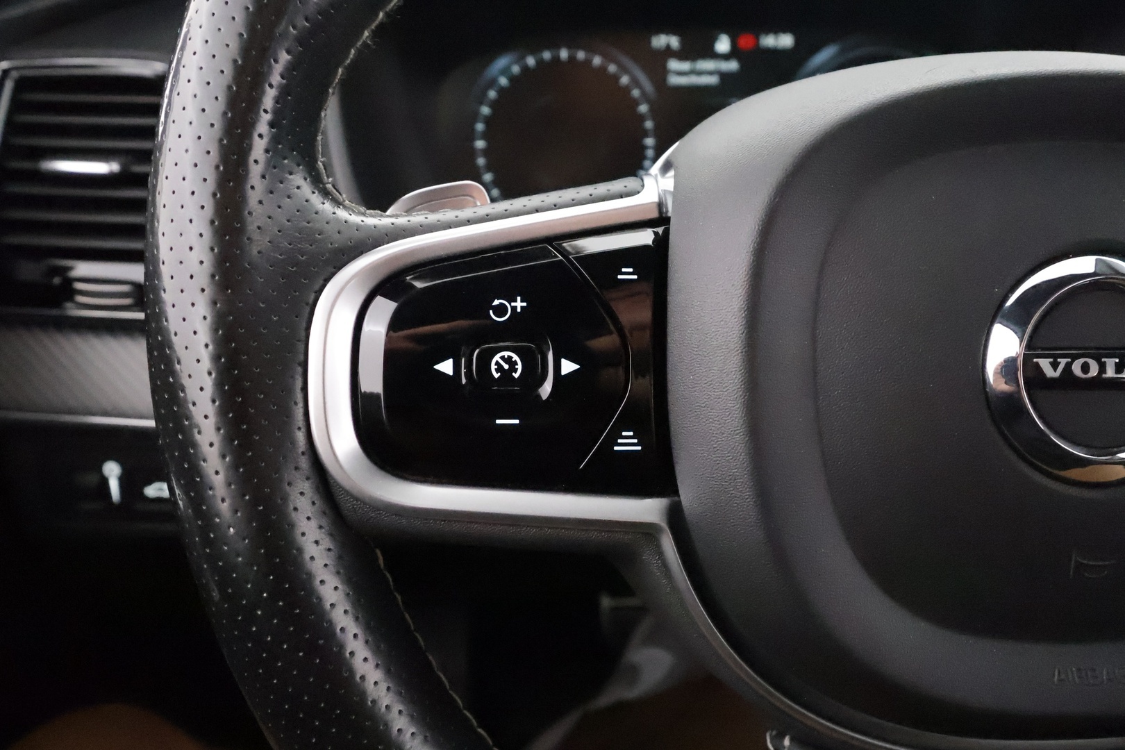 VOLVO XC90 2019