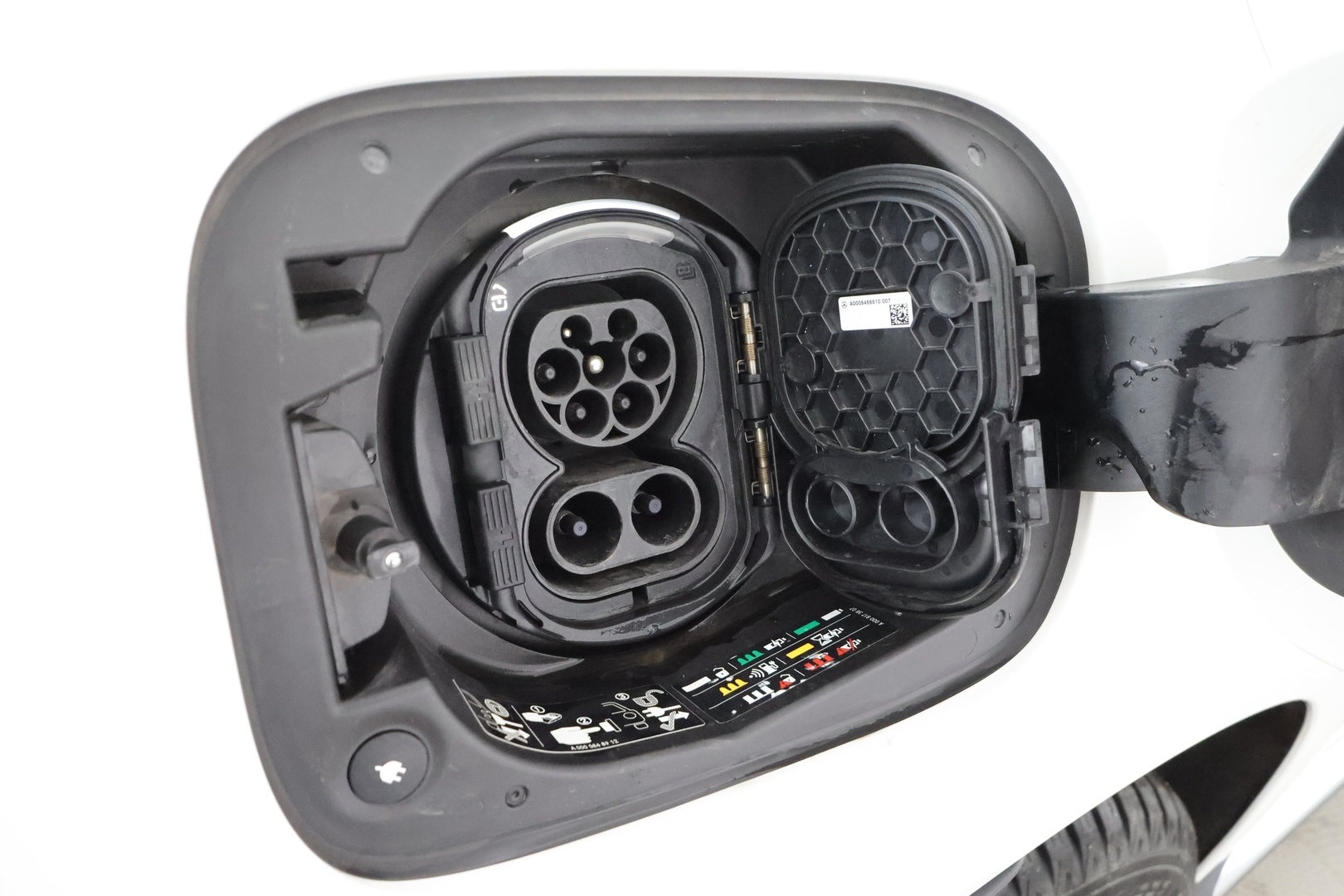 MERCEDES-BENZ EQC 2022