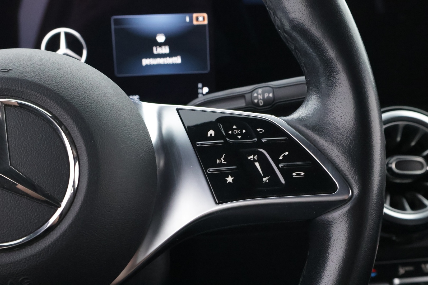 MERCEDES-BENZ EQB 2024