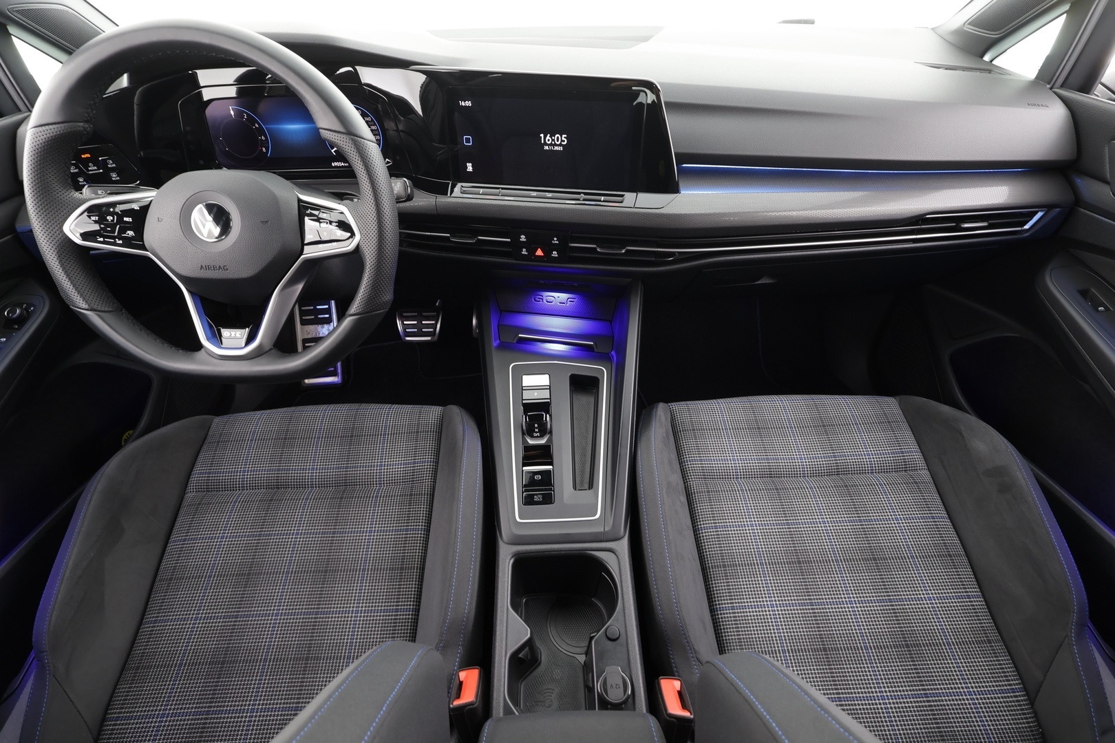 VOLKSWAGEN Golf 2021