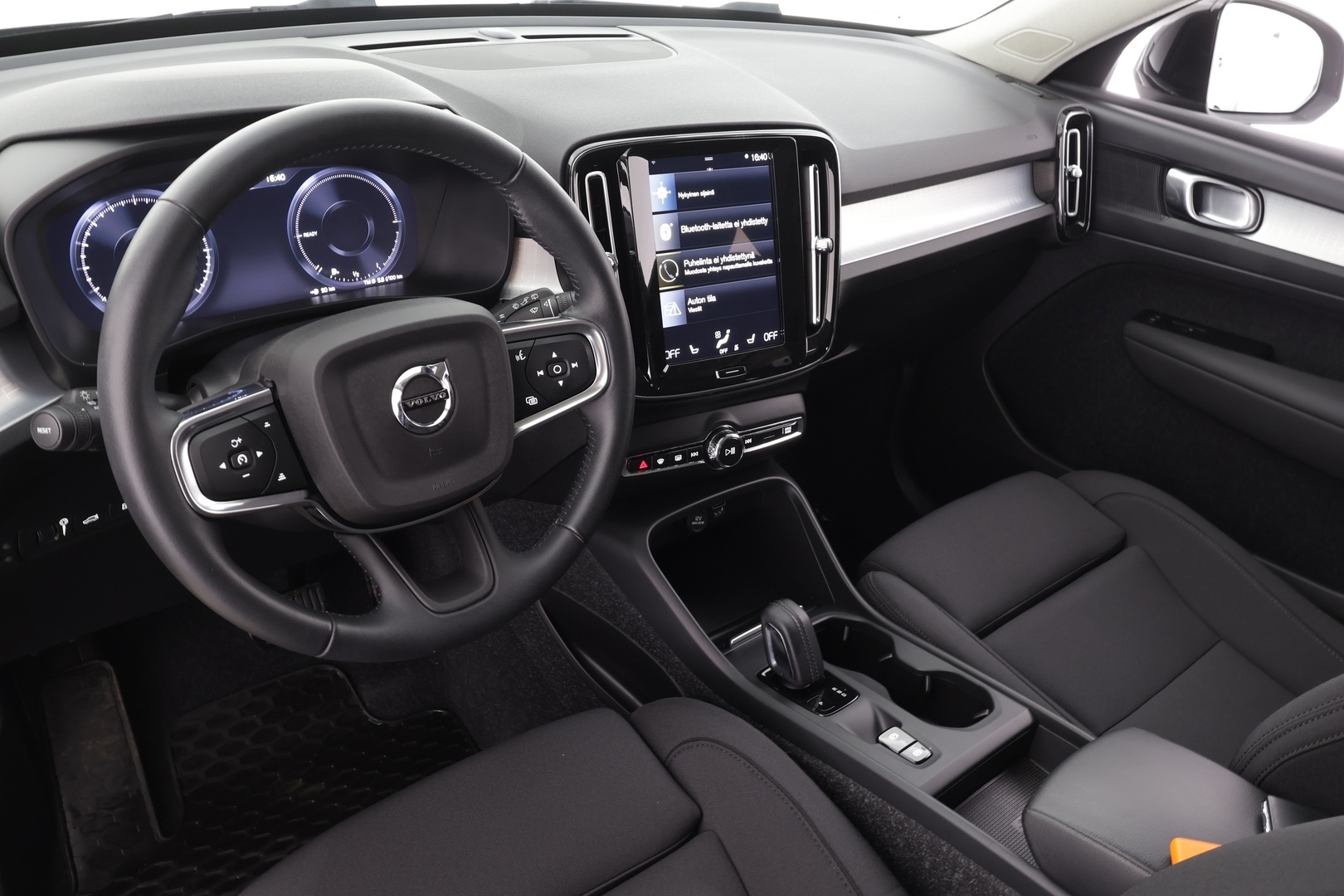 VOLVO XC40 2021