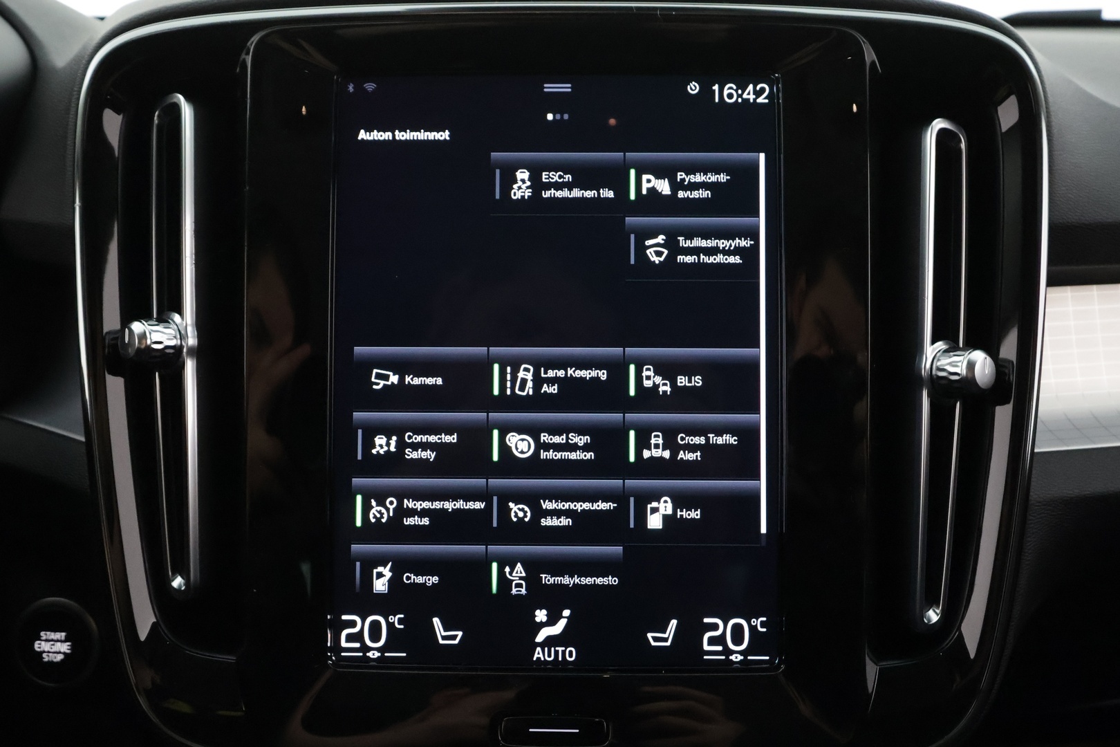 VOLVO XC40 2021