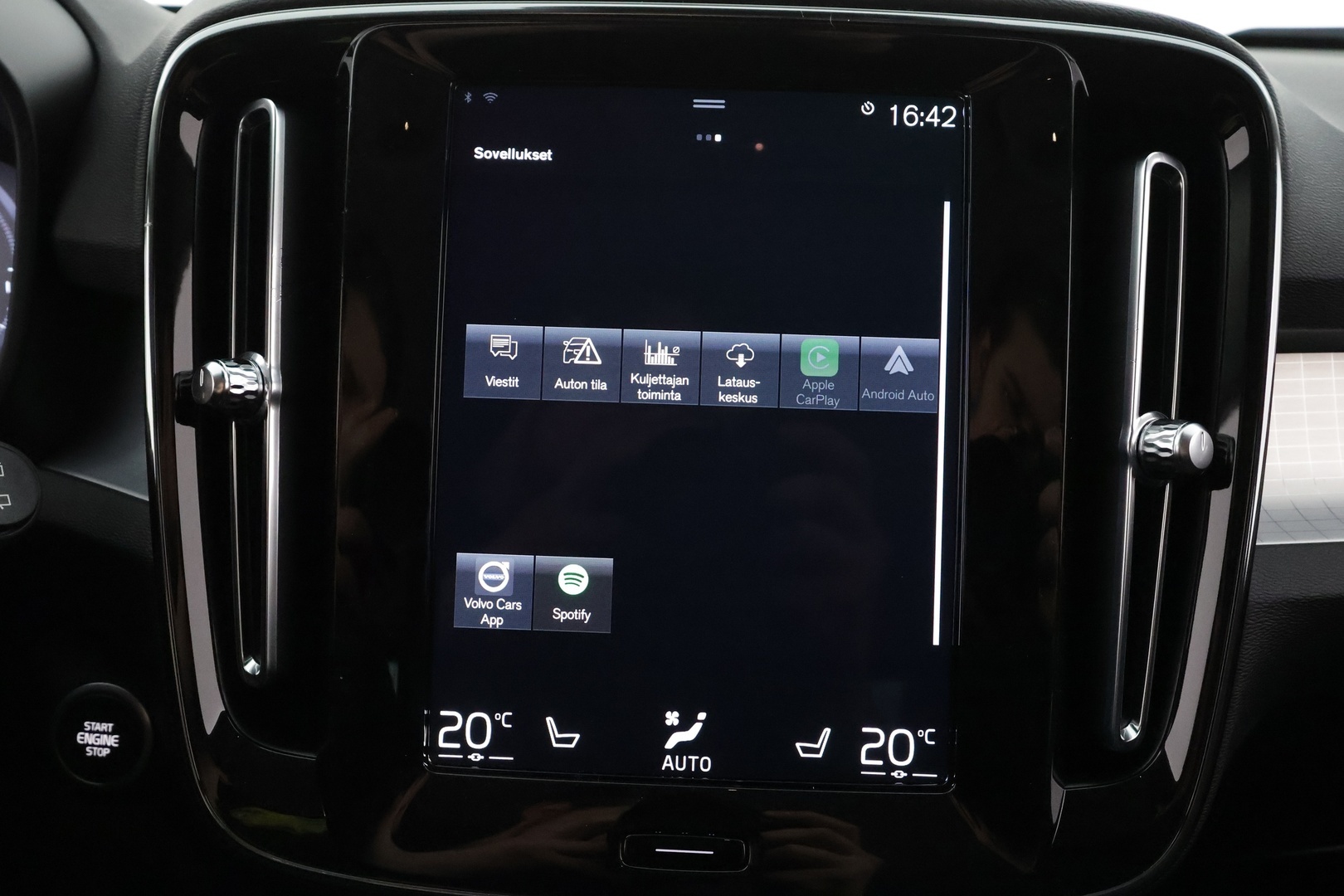 VOLVO XC40 2021