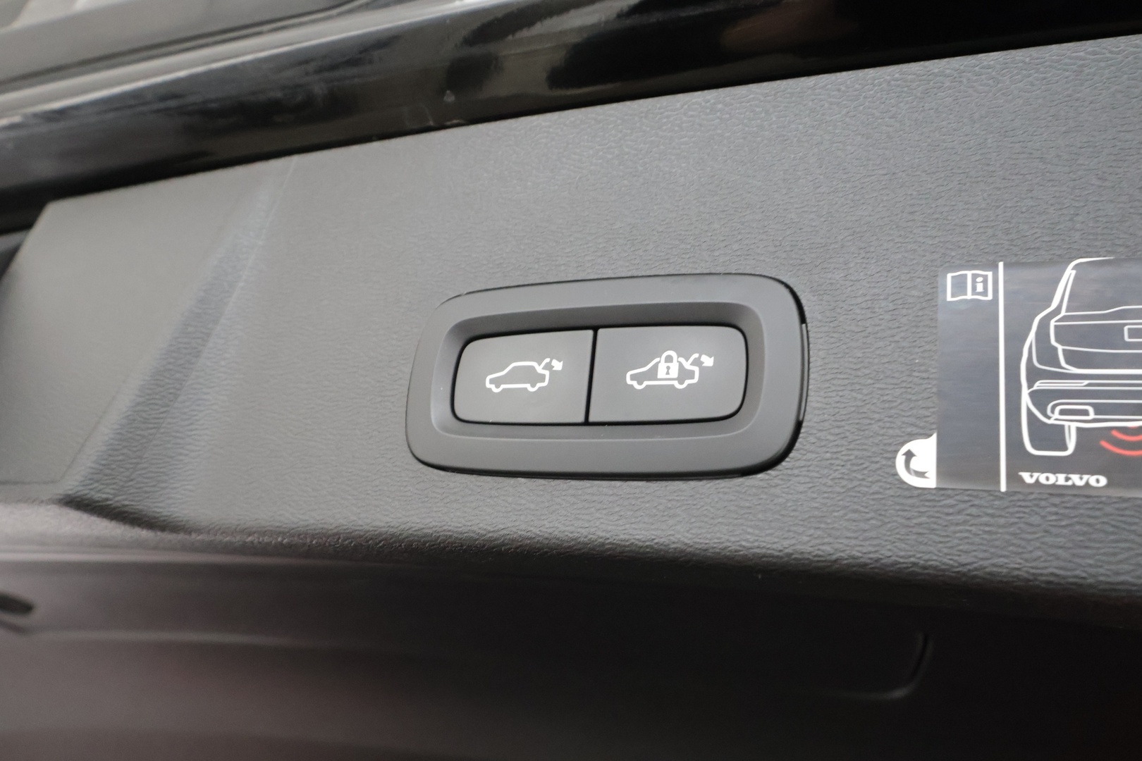 VOLVO XC40 2021
