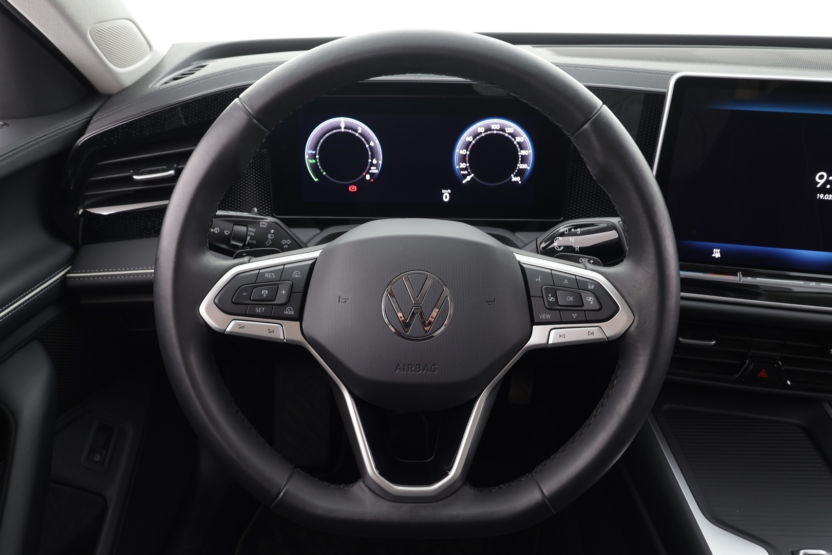 VOLKSWAGEN PASSAT 2025