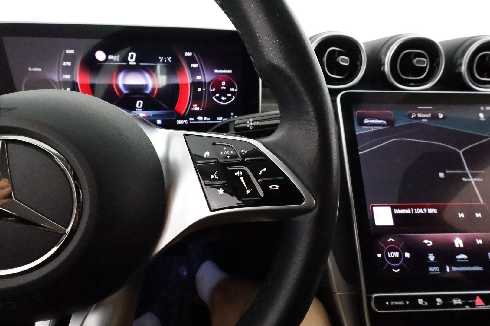 MERCEDES-BENZ C 2023