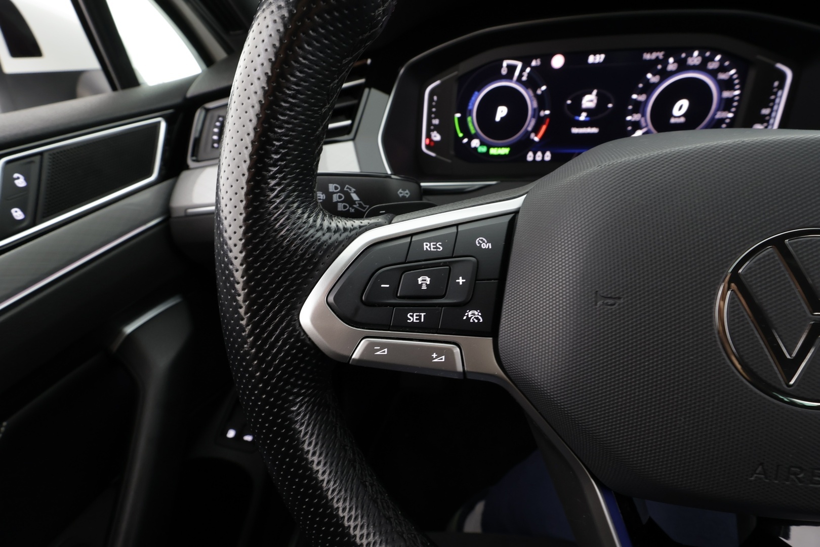 VOLKSWAGEN PASSAT 2021