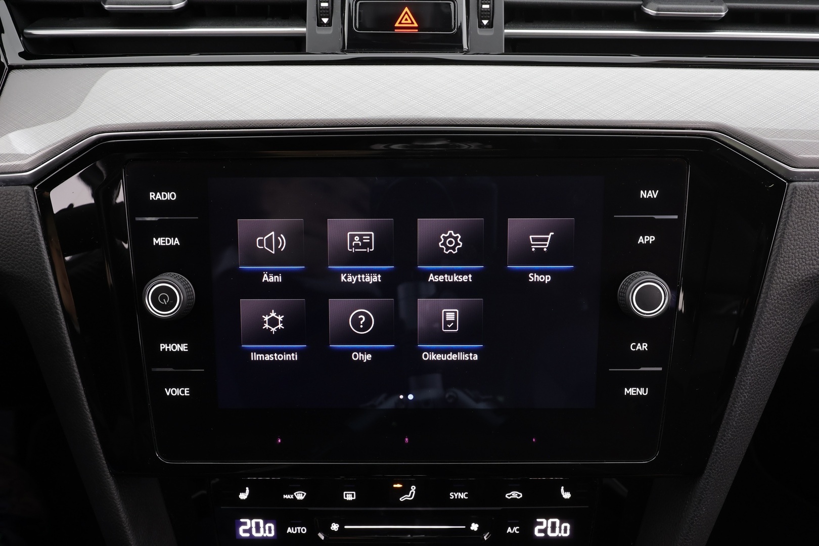 VOLKSWAGEN PASSAT 2021