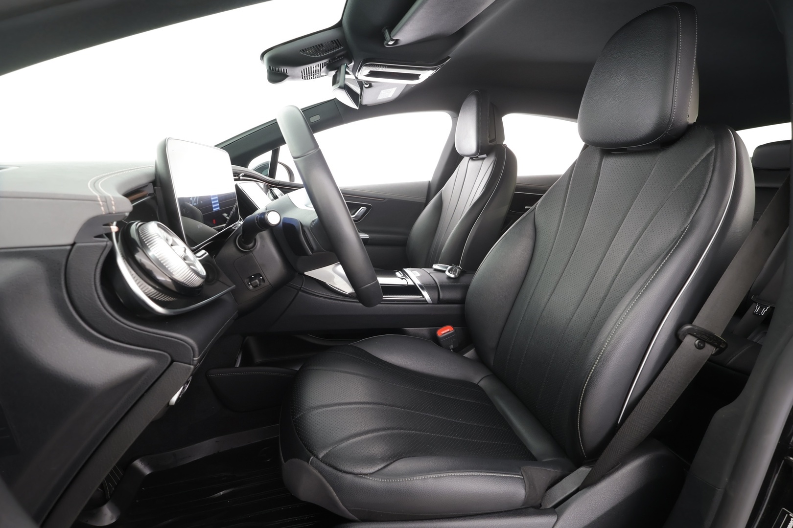 MERCEDES-BENZ EQE 2024