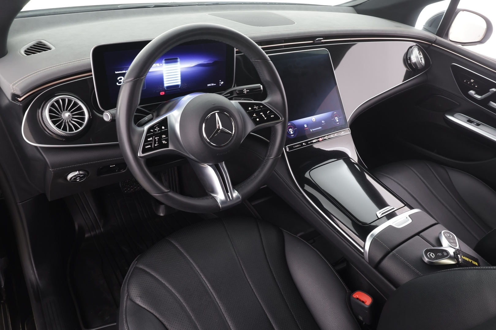 MERCEDES-BENZ EQE 2024