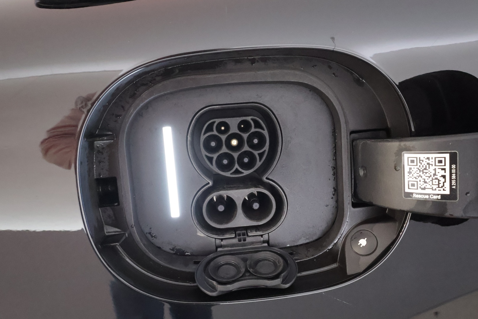 MERCEDES-BENZ EQE 2024