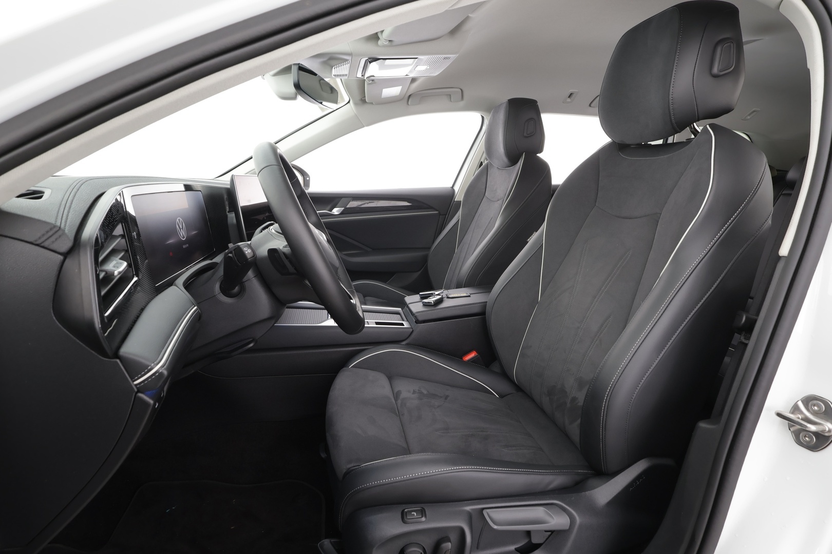 VOLKSWAGEN PASSAT 2025