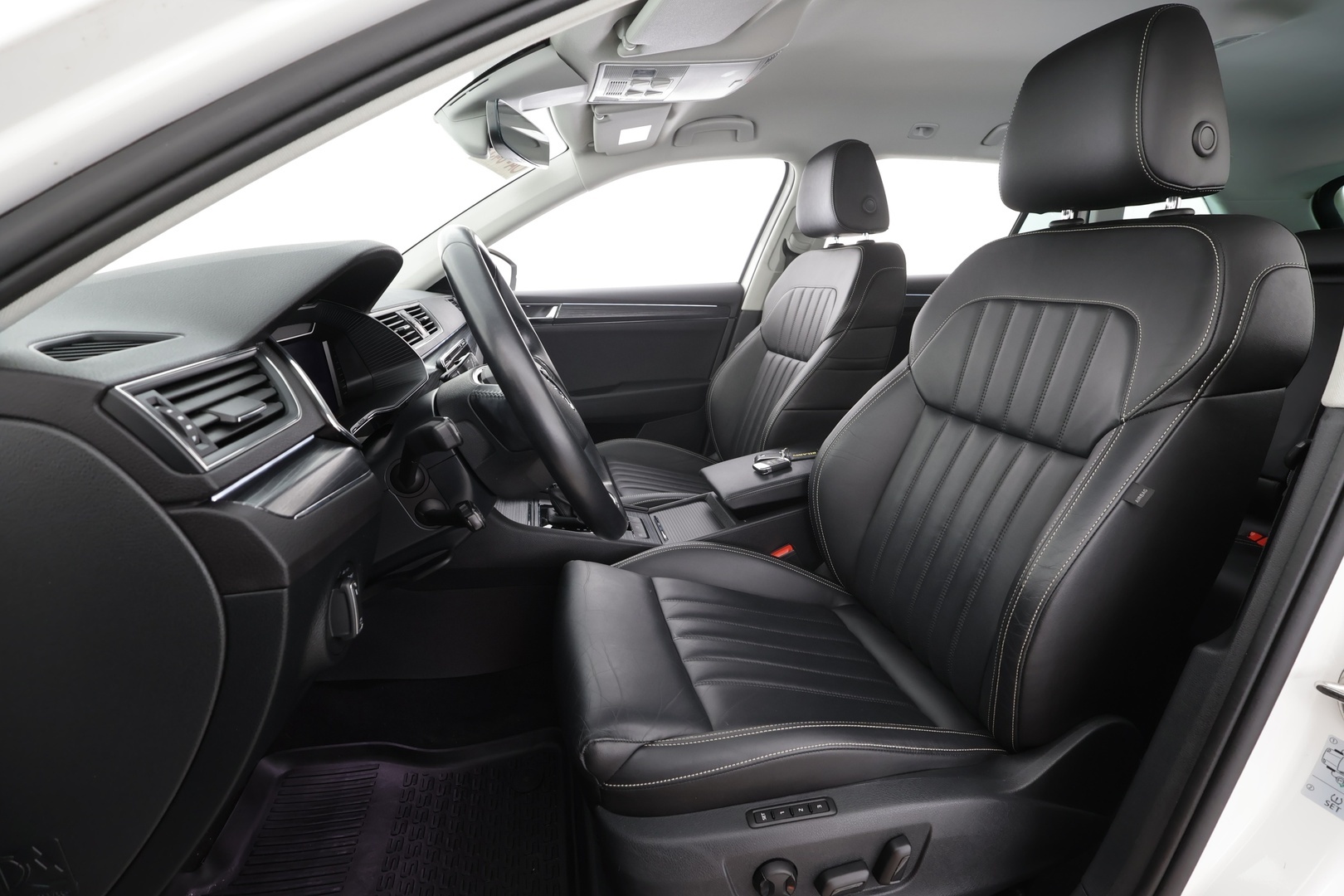 SKODA SUPERB 2021