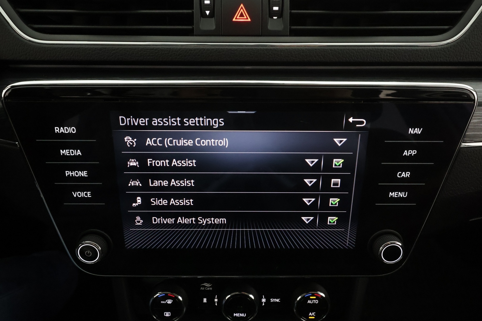 SKODA SUPERB 2021