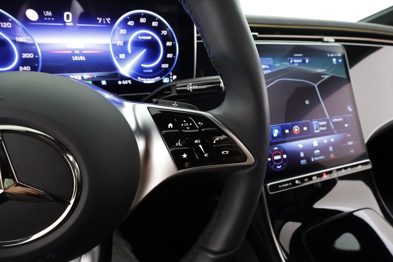 MERCEDES-BENZ EQE 2025
