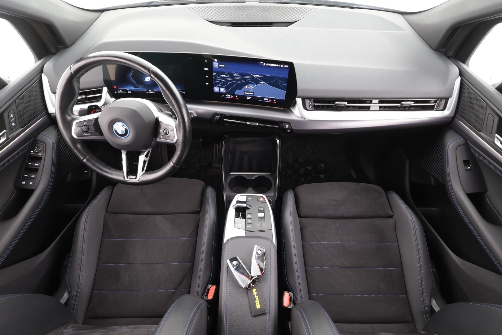 BMW 225 2023