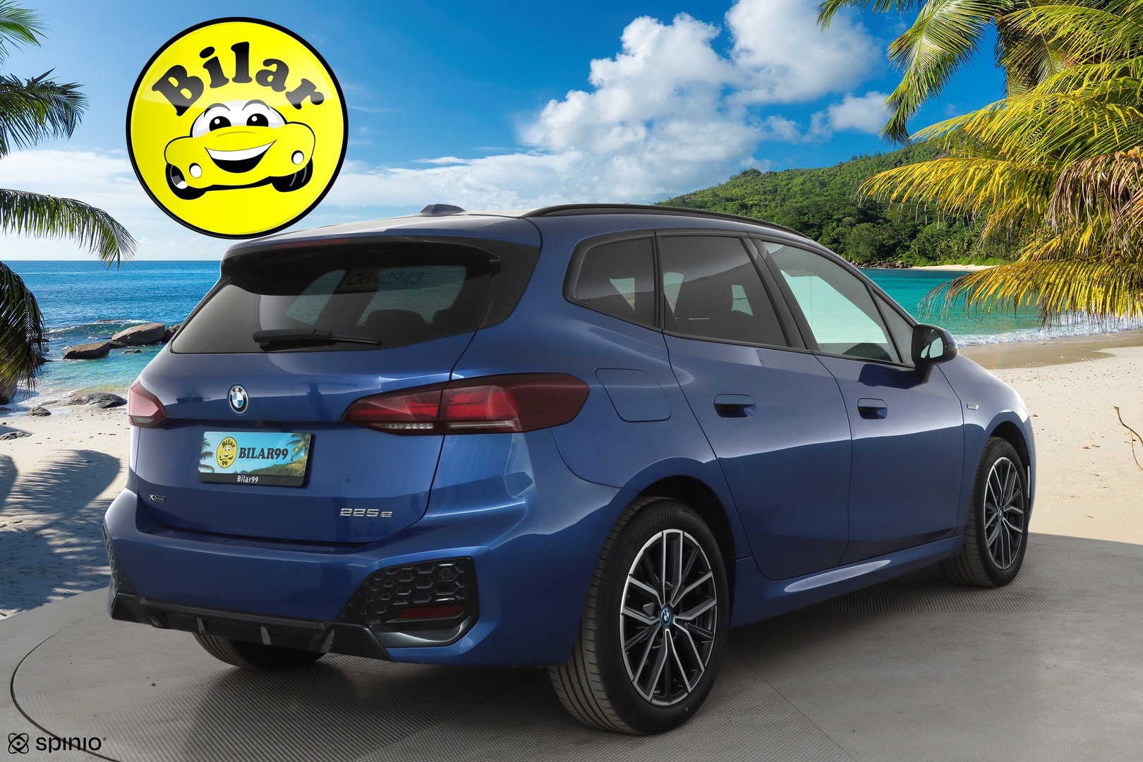 BMW 225 2023